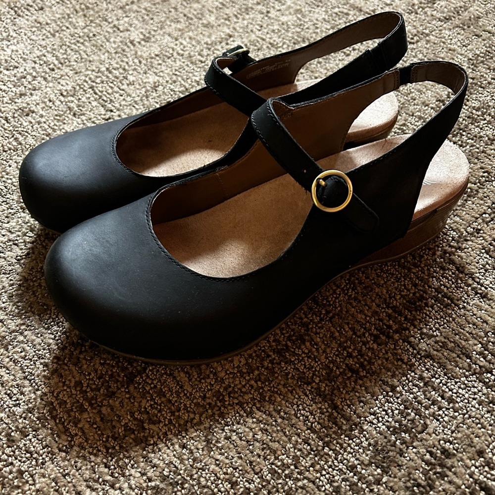 Black Dansko slingback casual shoes. Size 42